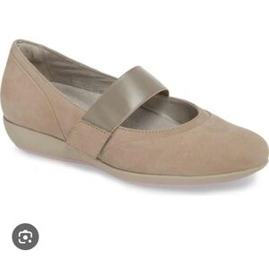 Dansko Womens Beige Kendra Suede Comfort Trendy Supportive Mary Jane Shoe 41